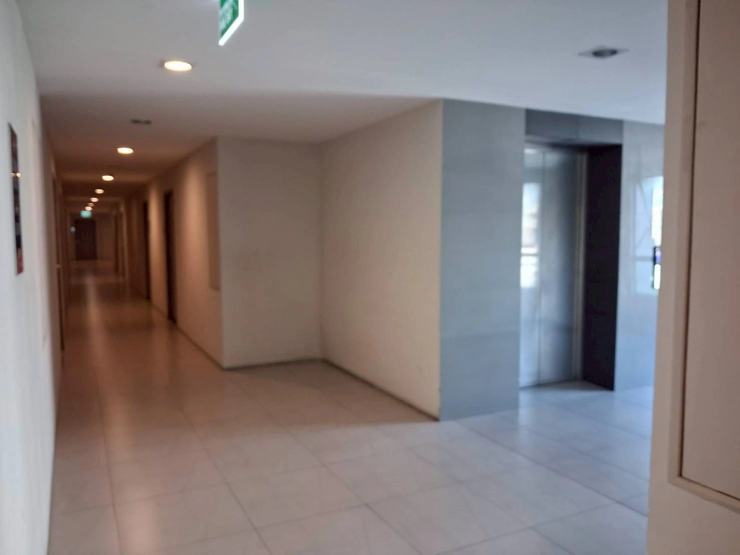 ขายคอนโด Present Ekachai 23.62 ตรม. ซอยเอกชัย 32 แขวงบางขุนเทียน เขตจอมทอง จ.กรุงเทพฯ ราคา 1,100,000 บาท