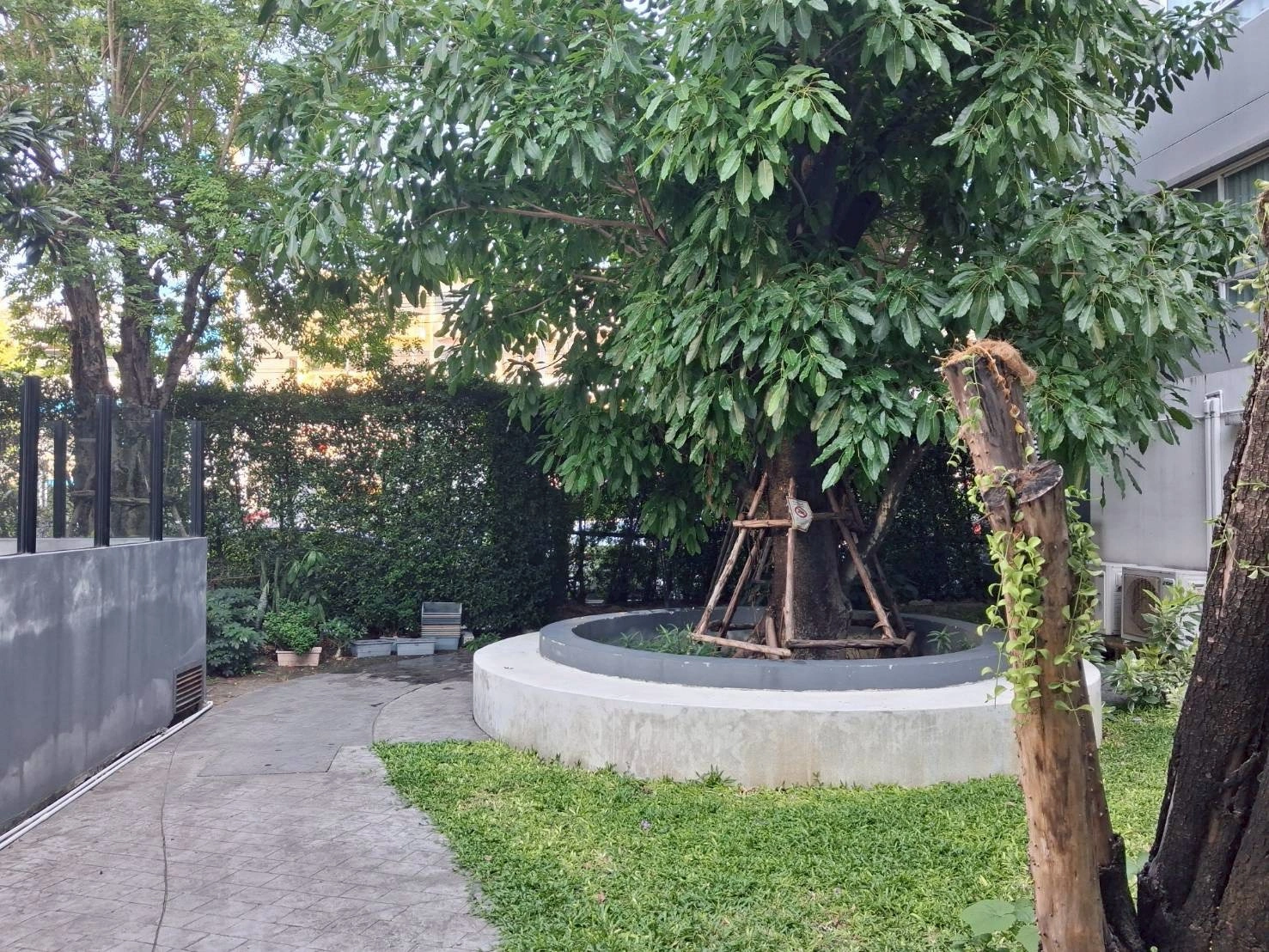 ขายคอนโด Present Ekachai 23.62 ตรม. ซอยเอกชัย 32 แขวงบางขุนเทียน เขตจอมทอง จ.กรุงเทพฯ ราคา 1,100,000 บาท