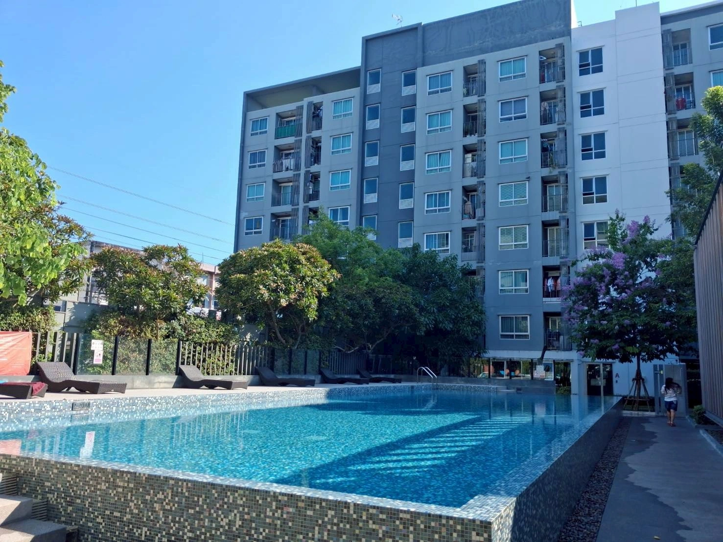 ขายคอนโด Present Ekachai 23.62 ตรม. ซอยเอกชัย 32 แขวงบางขุนเทียน เขตจอมทอง จ.กรุงเทพฯ ราคา 1,100,000 บาท