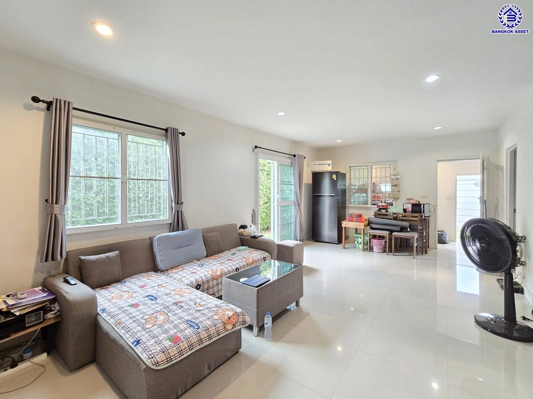 ทาวน์เฮ้าส์มือสอง โครงการ พลีโน่ รัตนาธิเบศร์-ชัยพฤกษ์ เนื้อที่ 40.8 ตร.ว. พื้นที่ใช้สอย 130 ตร.ม. ฟังก์ชัน 3 ห้องนอน 2 ห้องน้ำ 2 ที่จอดรถ บ้านสภาพพร้อมเข้าอยู่ บนทำเลเชื่อมต่อ ถ.ชัยพฤกษ์, ถ.บางกรวย-ไทรน้อย, ถ.ราชพฤกษ์ ใกล้รถไฟฟ้าสายสีม่วง "สถานีบางพลู" และทางด่วน "ศรีรัช" ในราคาสุดคุ้ม