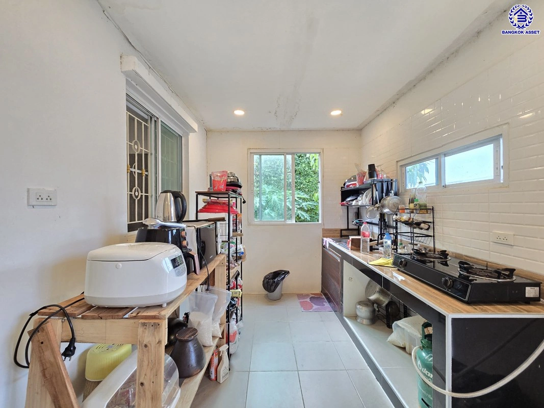 ทาวน์เฮ้าส์มือสอง โครงการ พลีโน่ รัตนาธิเบศร์-ชัยพฤกษ์ เนื้อที่ 40.8 ตร.ว. พื้นที่ใช้สอย 130 ตร.ม. ฟังก์ชัน 3 ห้องนอน 2 ห้องน้ำ 2 ที่จอดรถ บ้านสภาพพร้อมเข้าอยู่ บนทำเลเชื่อมต่อ ถ.ชัยพฤกษ์, ถ.บางกรวย-ไทรน้อย, ถ.ราชพฤกษ์ ใกล้รถไฟฟ้าสายสีม่วง "สถานีบางพลู" และทางด่วน "ศรีรัช" ในราคาสุดคุ้ม