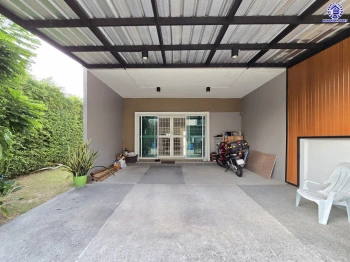 ทาวน์เฮ้าส์มือสอง โครงการ พลีโน่ รัตนาธิเบศร์-ชัยพฤกษ์ เนื้อที่ 40.8 ตร.ว. พื้นที่ใช้สอย 130 ตร.ม. ฟังก์ชัน 3 ห้องนอน 2 ห้องน้ำ 2 ที่จอดรถ บ้านสภาพพร้อมเข้าอยู่ บนทำเลเชื่อมต่อ ถ.ชัยพฤกษ์, ถ.บางกรวย-ไทรน้อย, ถ.ราชพฤกษ์ ใกล้รถไฟฟ้าสายสีม่วง "สถานีบางพลู" และทางด่วน "ศรีรัช" ในราคาสุดคุ้ม