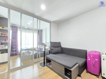 คอนโดมือสอง โครงการ ฮอลล์มาร์ค แจ้งวัฒนะ พื้นที่ใช้สอยขนาด 28.59 ตร.ม. ฟังก์ชัน 1 ห้องนอน 1 ห้องน้ำ 1 ห้องนั่งเล่น ที่จอดรถ 1 คัน พร้อมเข้าอยู่ บนทำเลเดินทางสะดวก เชื่อมต่อหลายเส้นทาง ใกล้รถไฟฟ้าสายสีชมพู "สถานีแจ้งวัฒนะ-ปากเกร็ด 28" และทางด่วน "ศรีรัช"