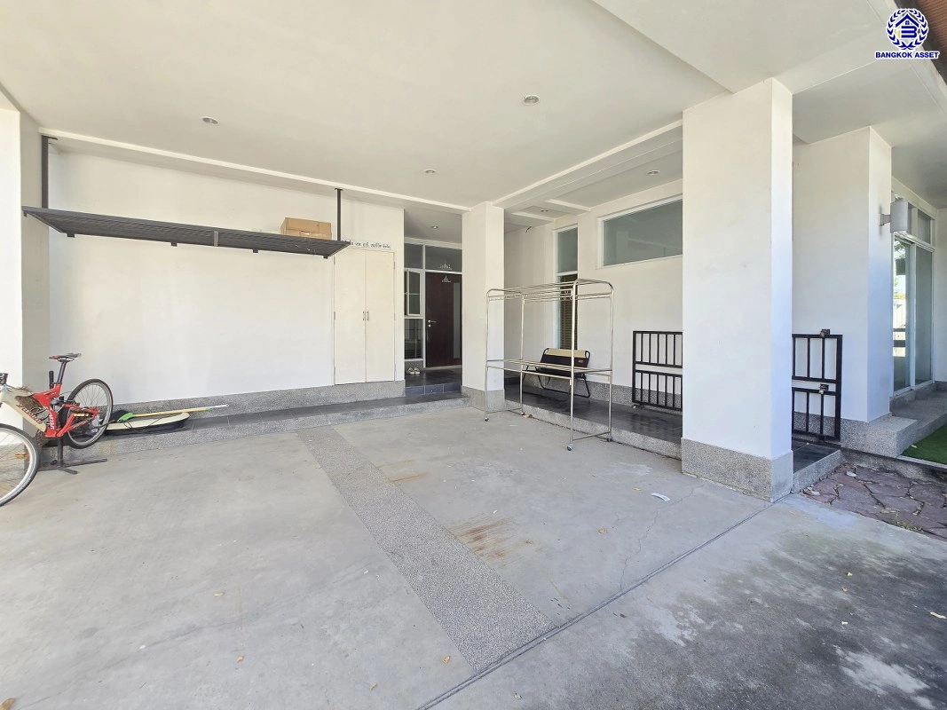 บ้านมือสอง โครงการ ไพรเวท เนอวานา ประเสริฐมนูกิจ เนื้อที่ 57.7 ตร.ว. พื้นที่ใช้สอย 200 ตร.ม. ฟังก์ชันจัดเต็ม 4 ห้องนอน 3 ห้องน้ำ จอดรถได้ 2 คัน บนทำเลศักยภาพ เข้า-ออกได้ทั้งถนนประเสริฐมนูกิจ ถนนประดิษฐ์มนูธรรม ใกล้ทางด่วนฉลองรัช และเซ็นทรัล รามอินทรา