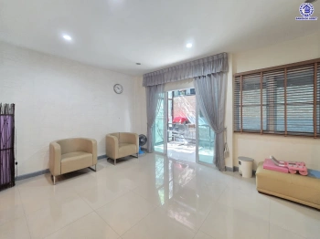 บ้านมือสอง โครงการ ไพรเวท เนอวานา ประเสริฐมนูกิจ เนื้อที่ 57.7 ตร.ว. พื้นที่ใช้สอย 200 ตร.ม. ฟังก์ชันจัดเต็ม 4 ห้องนอน 3 ห้องน้ำ จอดรถได้ 2 คัน บนทำเลศักยภาพ เข้า-ออกได้ทั้งถนนประเสริฐมนูกิจ ถนนประดิษฐ์มนูธรรม ใกล้ทางด่วนฉลองรัช และเซ็นทรัล รามอินทรา