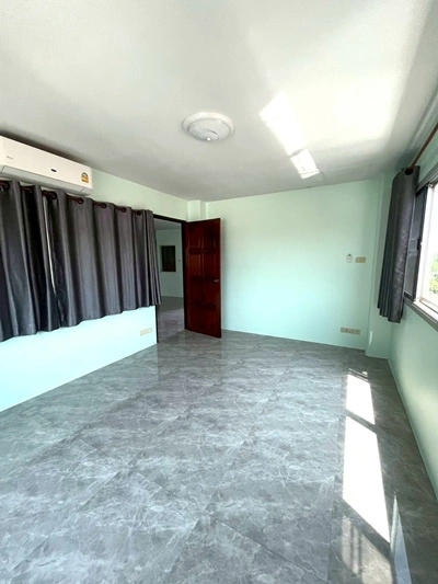 ขายโฮมออฟฟิศ 3 ชั้น 75 ตรว. ฟีนิกซ์ ปาร์ค ซอย 2 (ซ.ไอยรา 28) ต.คลองสอง  อ.คลองหลวง  จ.ปทุมธานี ราคา 6,800,000 บาท