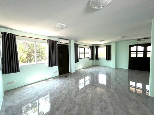 ขายโฮมออฟฟิศ 3 ชั้น 75 ตรว. ฟีนิกซ์ ปาร์ค ซอย 2 (ซ.ไอยรา 28) ต.คลองสอง  อ.คลองหลวง  จ.ปทุมธานี ราคา 6,800,000 บาท