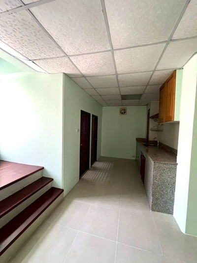 ขายโฮมออฟฟิศ 3 ชั้น 75 ตรว. ฟีนิกซ์ ปาร์ค ซอย 2 (ซ.ไอยรา 28) ต.คลองสอง  อ.คลองหลวง  จ.ปทุมธานี ราคา 6,800,000 บาท