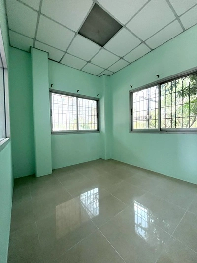 ขายโฮมออฟฟิศ 3 ชั้น 75 ตรว. ฟีนิกซ์ ปาร์ค ซอย 2 (ซ.ไอยรา 28) ต.คลองสอง  อ.คลองหลวง  จ.ปทุมธานี ราคา 6,800,000 บาท