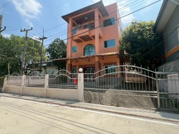 ขายโฮมออฟฟิศ 3 ชั้น 75 ตรว. ฟีนิกซ์ ปาร์ค ซอย 2 (ซ.ไอยรา 28) ต.คลองสอง  อ.คลองหลวง  จ.ปทุมธานี ราคา 6,800,000 บาท