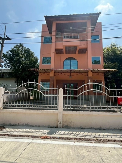 ขายโฮมออฟฟิศ 3 ชั้น 75 ตรว. ฟีนิกซ์ ปาร์ค ซอย 2 (ซ.ไอยรา 28) ต.คลองสอง  อ.คลองหลวง  จ.ปทุมธานี ราคา 6,800,000 บาท