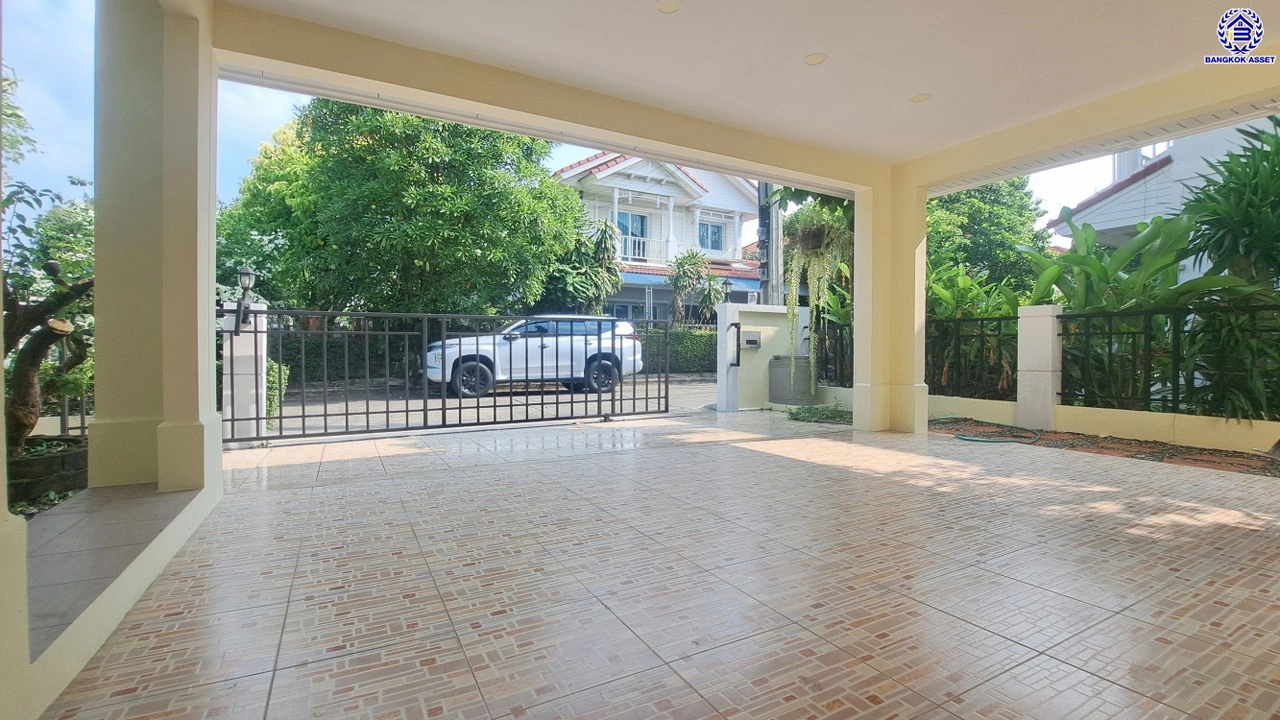 บ้านมือสอง โครงการ เพอร์เฟคพาร์ค พระราม5-บางใหญ่ เนื้อที่กว้าง 62 ตร.ว. พื้นที่ใช้สอย 190 ตร.ม. ฟังก์ชัน 3 ห้องนอน 3 ห้องน้ำ 2 ที่จอดรถ บนทำเลเชื่อมต่อ ถนนกาญจนาภิเษก ใกล้รถไฟฟ้าสายสีม่วง "สถานีตลาดบางใหญ่" เพียง 15 นาที และยังใกล้ทางด่วน "ศรีรัช"