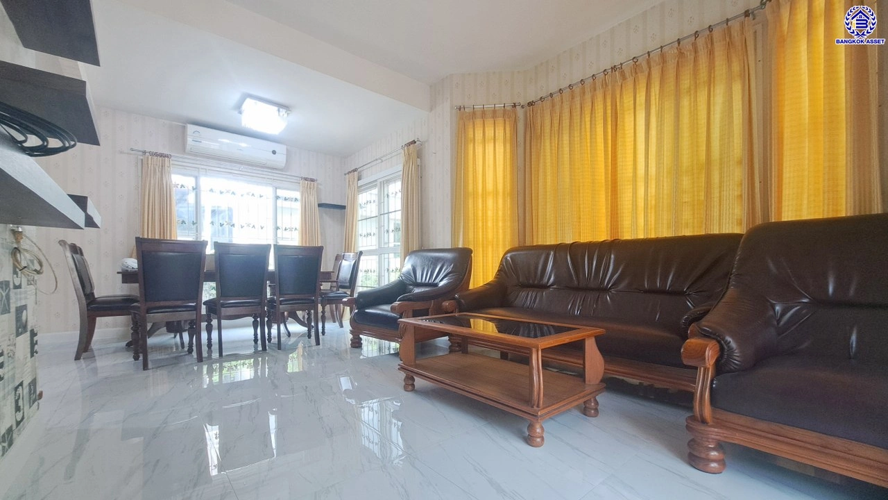 บ้านมือสอง โครงการ เพอร์เฟคพาร์ค พระราม5-บางใหญ่ เนื้อที่กว้าง 62 ตร.ว. พื้นที่ใช้สอย 190 ตร.ม. ฟังก์ชัน 3 ห้องนอน 3 ห้องน้ำ 2 ที่จอดรถ บนทำเลเชื่อมต่อ ถนนกาญจนาภิเษก ใกล้รถไฟฟ้าสายสีม่วง "สถานีตลาดบางใหญ่" เพียง 15 นาที และยังใกล้ทางด่วน "ศรีรัช"