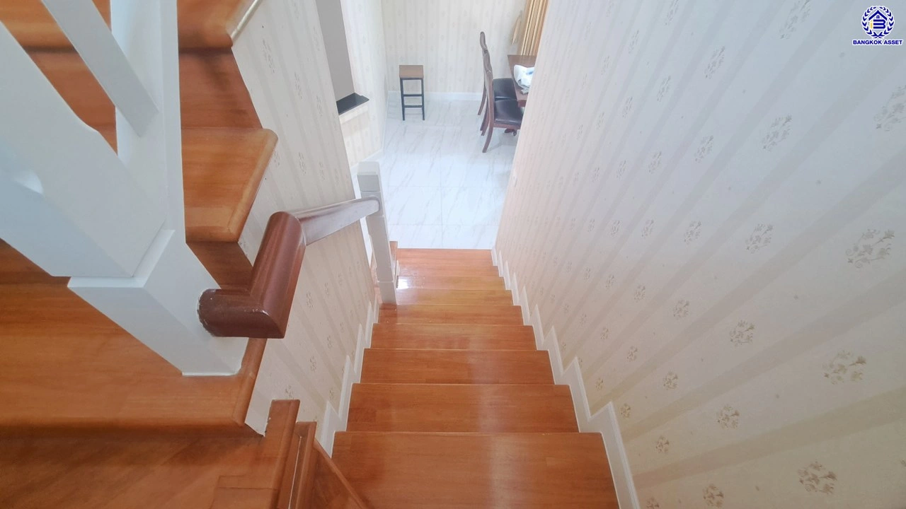 บ้านมือสอง โครงการ เพอร์เฟคพาร์ค พระราม5-บางใหญ่ เนื้อที่กว้าง 62 ตร.ว. พื้นที่ใช้สอย 190 ตร.ม. ฟังก์ชัน 3 ห้องนอน 3 ห้องน้ำ 2 ที่จอดรถ บนทำเลเชื่อมต่อ ถนนกาญจนาภิเษก ใกล้รถไฟฟ้าสายสีม่วง "สถานีตลาดบางใหญ่" เพียง 15 นาที และยังใกล้ทางด่วน "ศรีรัช"