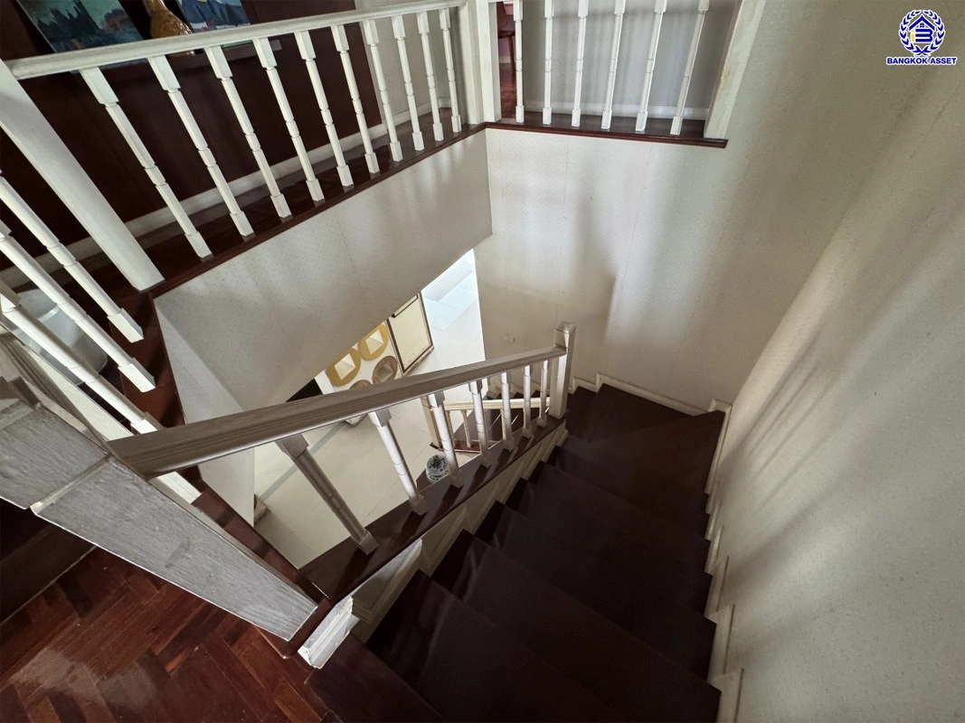 บ้านมือสอง โครงการ บ้านฟ้ากรีนพาร์ค รอยัล ปิ่นเกล้า เนื้อที่ 128.5 ตร.ว. พื้นที่ใช้สอย 203 ตร.ม. ฟังก์ชัน 3 ห้องนอน 2 ห้องน้ำ 1 ห้องอเนกประสงค์ 1 ห้อง จอดรถได้ 2 คัน บนทำเลดี เชื่อมต่อถนนพรานนกตัดใหม่, ถนนพุทธมณฑลสาย1, ถนนกาญจนาภิเษก