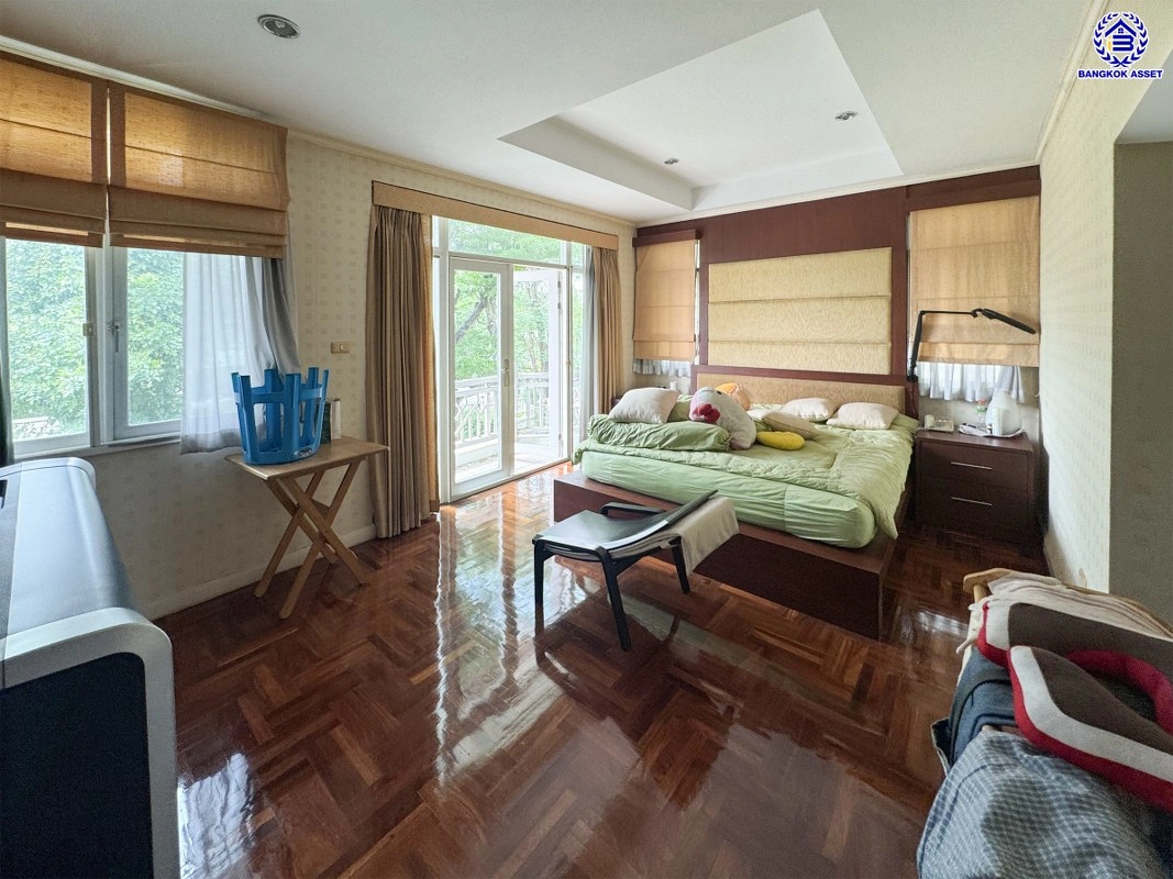 บ้านมือสอง โครงการ บ้านฟ้ากรีนพาร์ค รอยัล ปิ่นเกล้า เนื้อที่ 128.5 ตร.ว. พื้นที่ใช้สอย 203 ตร.ม. ฟังก์ชัน 3 ห้องนอน 2 ห้องน้ำ 1 ห้องอเนกประสงค์ 1 ห้อง จอดรถได้ 2 คัน บนทำเลดี เชื่อมต่อถนนพรานนกตัดใหม่, ถนนพุทธมณฑลสาย1, ถนนกาญจนาภิเษก