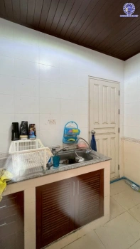 บ้านมือสอง โครงการ รติรมย์ พาร์ค ราชพฤกษ์-กาญจนาภิเษก (ซ.สวนผัก32) พร้อมเข้าอยู่ บนเนื้อที่ 56 ตร.ว. พื้นที่ใช้สอย 170 ตร.ม. ฟังก์ชัน 3 ห้องนอน 2 ห้องน้ำ จอดรถได้ 2 คัน ส่วนกลางครบครัน บนทำเลศักยภาพ เชื่อมต่อหลายเส้นทาง ใกล้ทางด่วน "ศรีรัช" และเซ็นทรัล เวสต์วิลล์