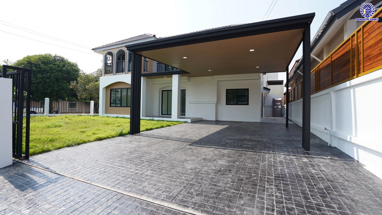 บ้านรีโนเวทใหม่ คุณภาพแบรนด์ LH โครงการ ชัยพฤกษ์ บางแวก เนื้อที่ 78.9 ตร.ว. พื้นที่ใช้สอย 310.34 ตร.ม. ฟังก์ชันจัดเต็ม 4 ห้องนอน 3 ห้องน้ำ จอดรถได้ 2 คัน พร้อม Facilities ครบ! บนทำเลคุณภาพ เชื่อมต่อได้หลายเส้นทาง ใกล้เซ็นทรัลปิ่นเกล้า และทางด่วนคู่ขนานลอยฟ้า