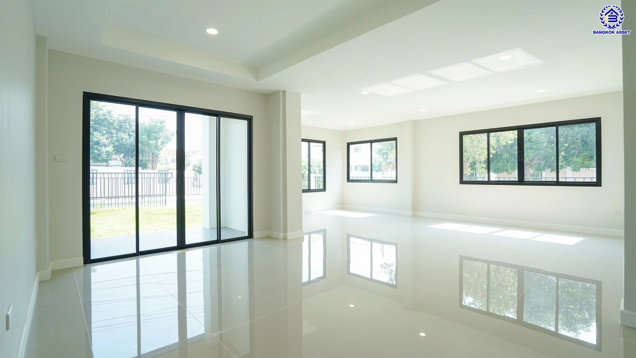 บ้านรีโนเวทใหม่ คุณภาพแบรนด์ LH โครงการ ชัยพฤกษ์ บางแวก เนื้อที่ 78.9 ตร.ว. พื้นที่ใช้สอย 310.34 ตร.ม. ฟังก์ชันจัดเต็ม 4 ห้องนอน 3 ห้องน้ำ จอดรถได้ 2 คัน พร้อม Facilities ครบ! บนทำเลคุณภาพ เชื่อมต่อได้หลายเส้นทาง ใกล้เซ็นทรัลปิ่นเกล้า และทางด่วนคู่ขนานลอยฟ้า