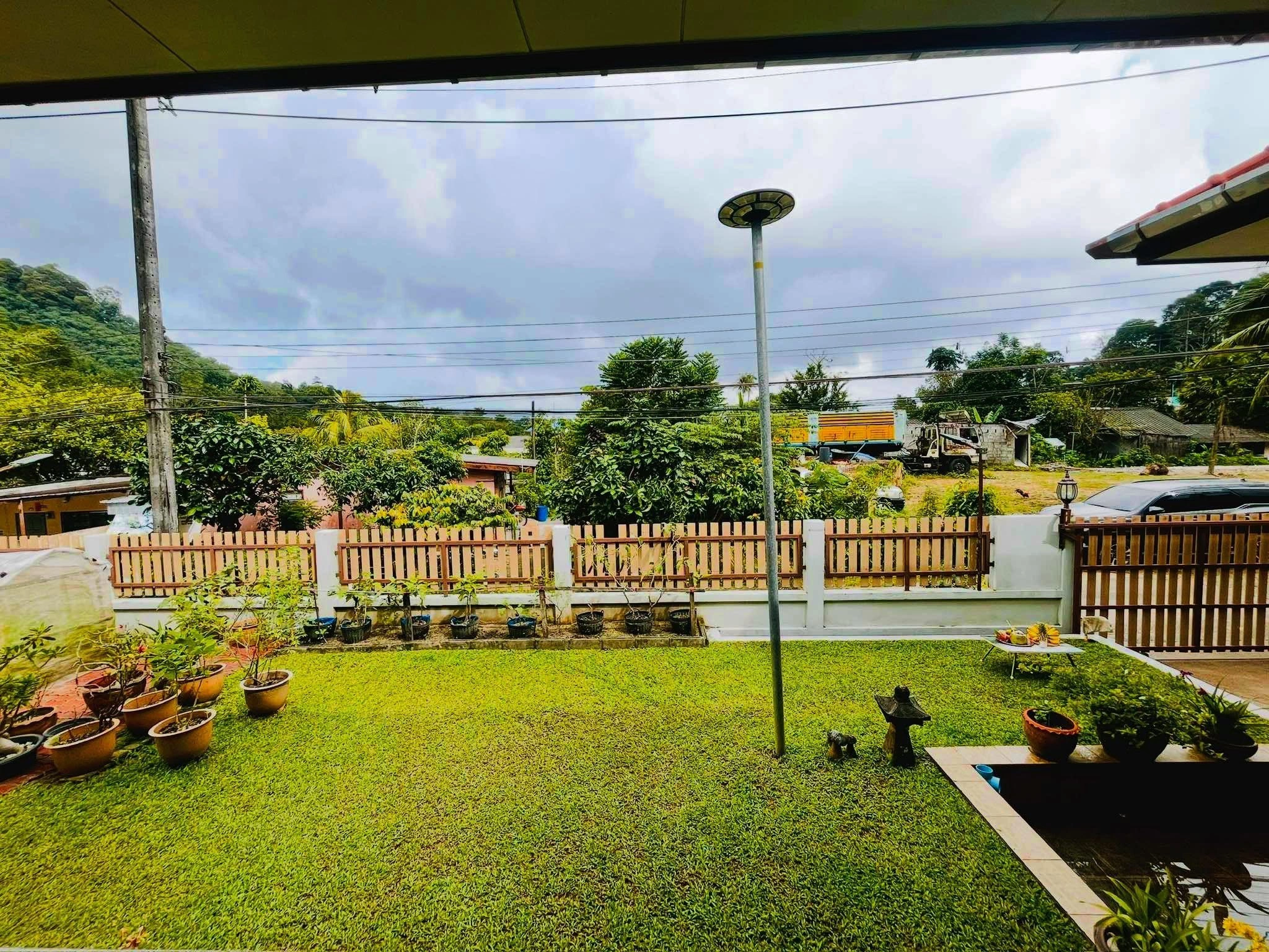 บ้านเดี่ยว หลังใหญ่ พร้อมห้องเช่าท่ามกลางธรรมชาติ  ในซอยน้ำตกกะทู้ ภูเก็ต