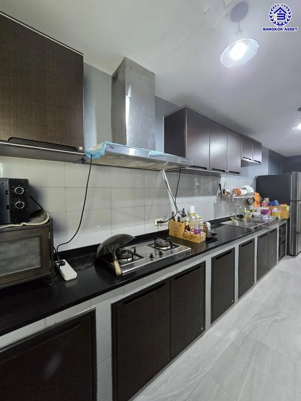 บ้านมือสอง โครงการ บ้านวิวสวน ไทรน้อย เนื้อที่ 53 ตร.ว. พื้นที่ใช้สอย 132 ตร.ว. ฟังก์ชัน 3 ห้องนอน 3 ห้องน้ำ 1 ที่จอดรถ ทำเลดี เชื่อมต่อหลายเส้นทาง ถนนกาญจนาภิเษก, ถนนรัตนาธิเบศร์ และถนนบางกรวย-ไทรน้อย และใกล้เซ็นทรัลเวสต์เกต