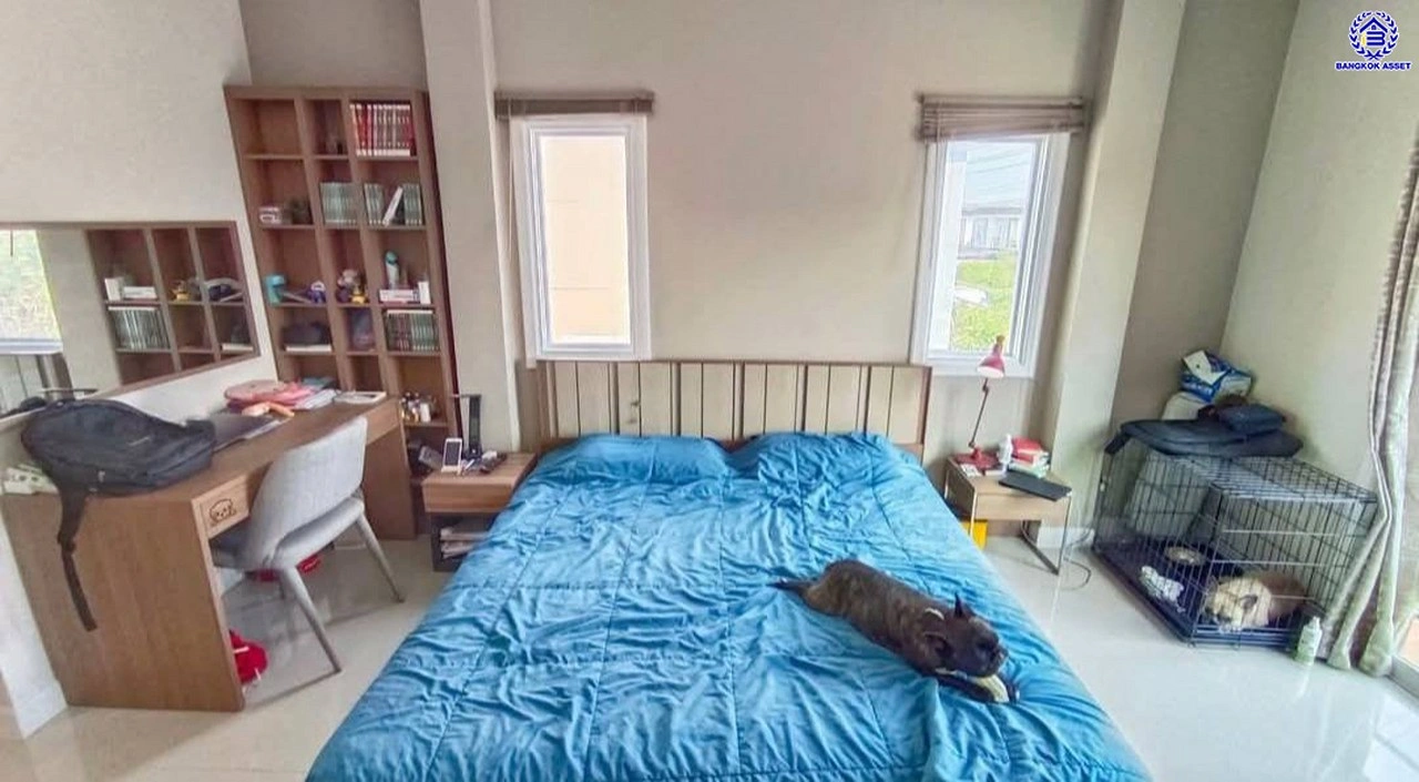 บ้านมือสอง โครงการ บ้านวิวสวน ไทรน้อย เนื้อที่ 53 ตร.ว. พื้นที่ใช้สอย 132 ตร.ว. ฟังก์ชัน 3 ห้องนอน 3 ห้องน้ำ 1 ที่จอดรถ ทำเลดี เชื่อมต่อหลายเส้นทาง ถนนกาญจนาภิเษก, ถนนรัตนาธิเบศร์ และถนนบางกรวย-ไทรน้อย และใกล้เซ็นทรัลเวสต์เกต