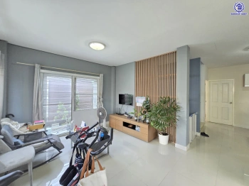 บ้านมือสอง โครงการ บ้านวิวสวน ไทรน้อย เนื้อที่ 53 ตร.ว. พื้นที่ใช้สอย 132 ตร.ว. ฟังก์ชัน 3 ห้องนอน 3 ห้องน้ำ 1 ที่จอดรถ ทำเลดี เชื่อมต่อหลายเส้นทาง ถนนกาญจนาภิเษก, ถนนรัตนาธิเบศร์ และถนนบางกรวย-ไทรน้อย และใกล้เซ็นทรัลเวสต์เกต