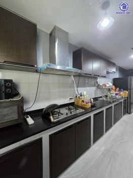 บ้านมือสอง โครงการ บ้านวิวสวน ไทรน้อย เนื้อที่ 53 ตร.ว. พื้นที่ใช้สอย 132 ตร.ว. ฟังก์ชัน 3 ห้องนอน 3 ห้องน้ำ 1 ที่จอดรถ ทำเลดี เชื่อมต่อหลายเส้นทาง ถนนกาญจนาภิเษก, ถนนรัตนาธิเบศร์ และถนนบางกรวย-ไทรน้อย และใกล้เซ็นทรัลเวสต์เกต