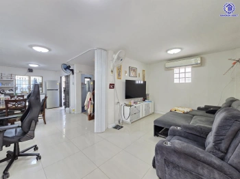 บ้านมือสอง โครงการ ชวนชื่น ปิ่นเกล้า-วงแหวน เนื้อที่กว้าง 41.7 ตร.ว. พื้นที่ใช้สอย 106 ตร.ม. ฟังก์ชัน 3 ห้องนอน 2 ห้องน้ำ 1 ที่จอดรถ บ้านสภาพดี บนทำเลแห่งการเดินทาง เชื่อมต่อถนนกาญจนาภิเษก, ถนนนครอินทร์, ถนนรัตนาธิเบศร์ ใกล้รถไฟฟ้าสายสีม่วง "สถานีตลาดบางใหญ่"