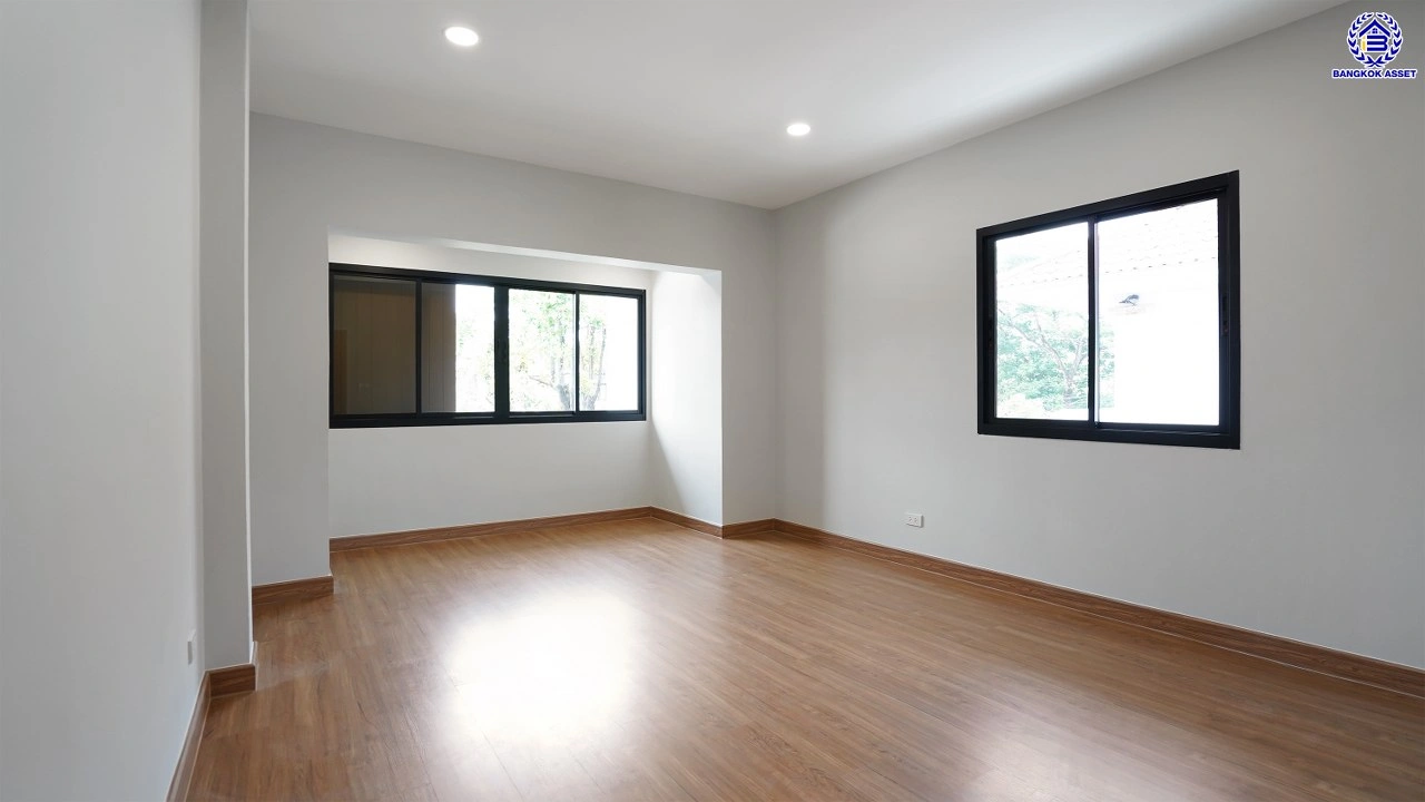 บ้านรีโนเวท โครงการ เพอร์เฟคเพลส รามคำแหง จากแบรนด์ พร็อพเพอร์ตี้ เพอร์เฟค บนเนื้อที่ 69 ตร.ว. พื้นที่ใช้สอยกว้างถึง 179.75 ตร.ม. ฟังก์ชันการใช้งาน 4 ห้องนอน 3 ห้องน้ำ จอดรถได้ 2 คัน เชื่อมต่อถนนรามคำแหง ใกล้สนามบินสุวรรณภูมิ, จุดขึ้นทางด่วนกาญจนาภิเษก