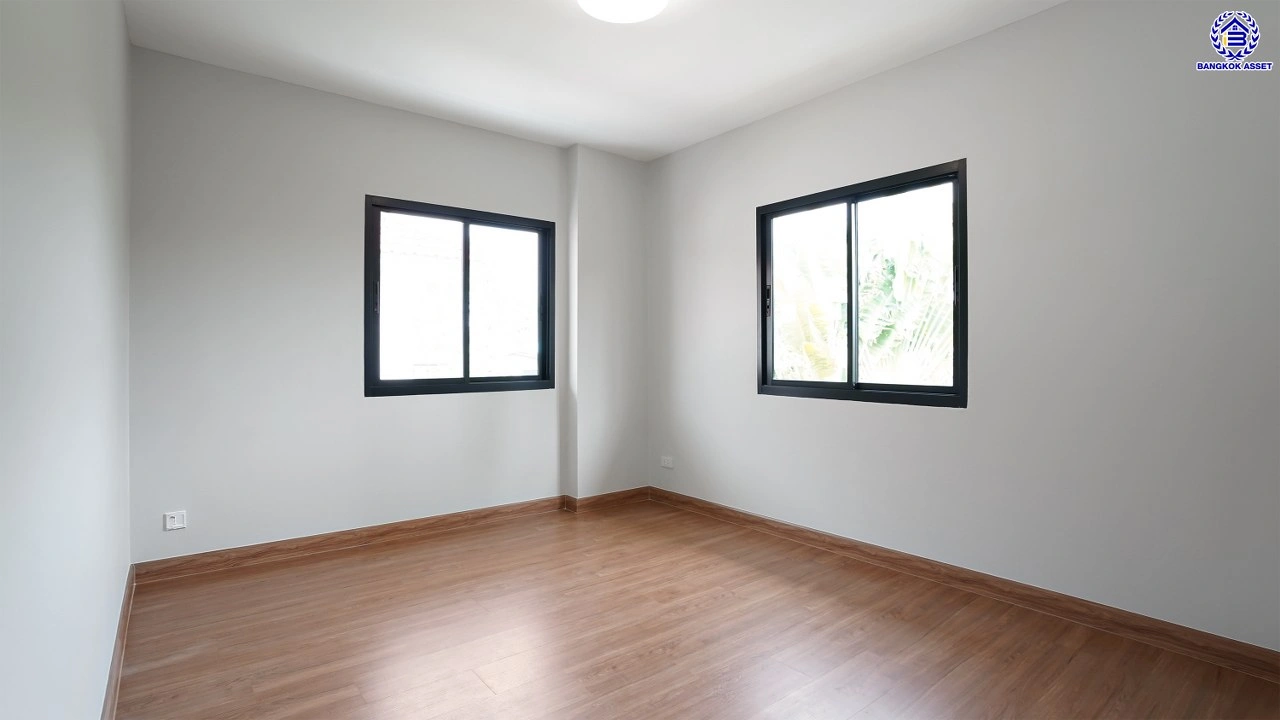 บ้านรีโนเวท โครงการ เพอร์เฟคเพลส รามคำแหง จากแบรนด์ พร็อพเพอร์ตี้ เพอร์เฟค บนเนื้อที่ 69 ตร.ว. พื้นที่ใช้สอยกว้างถึง 179.75 ตร.ม. ฟังก์ชันการใช้งาน 4 ห้องนอน 3 ห้องน้ำ จอดรถได้ 2 คัน เชื่อมต่อถนนรามคำแหง ใกล้สนามบินสุวรรณภูมิ, จุดขึ้นทางด่วนกาญจนาภิเษก