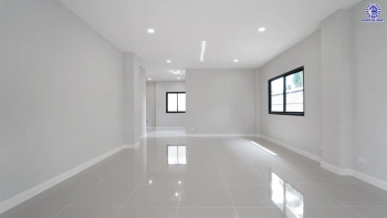 บ้านรีโนเวท โครงการ เพอร์เฟคเพลส รามคำแหง จากแบรนด์ พร็อพเพอร์ตี้ เพอร์เฟค บนเนื้อที่ 69 ตร.ว. พื้นที่ใช้สอยกว้างถึง 179.75 ตร.ม. ฟังก์ชันการใช้งาน 4 ห้องนอน 3 ห้องน้ำ จอดรถได้ 2 คัน เชื่อมต่อถนนรามคำแหง ใกล้สนามบินสุวรรณภูมิ, จุดขึ้นทางด่วนกาญจนาภิเษก