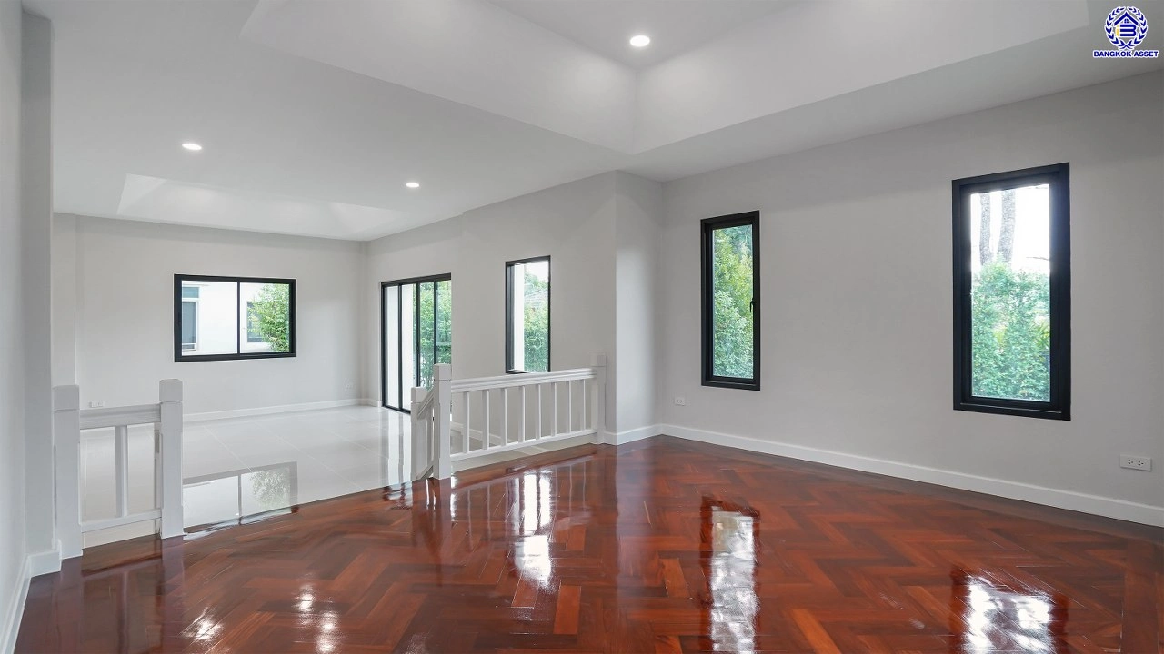 บ้านรีโนเวทใหม่ โครงการ นันทวัน วงแหวน-รัตนาธิเบศร์ เนื้อที่กว้าง 74 ตร.ว. พื้นที่ใช้สอย 214.61 ตร.ม. ฟังก์ชัน 4 ห้องนอน 3 ห้องน้ำ จอดรถได้ 2 จอด บนทำเลดี เชื่อมต่อถนนรัตนาธิเบศร์ ถนนนครอินทร์ ถนนกาญจนาภิเษก ใกล้รถไฟฟ้าสายสีม่วง "สถานีตลาดบางใหญ่" และจุดขึ้นทางด่วน "ศรีรัช"