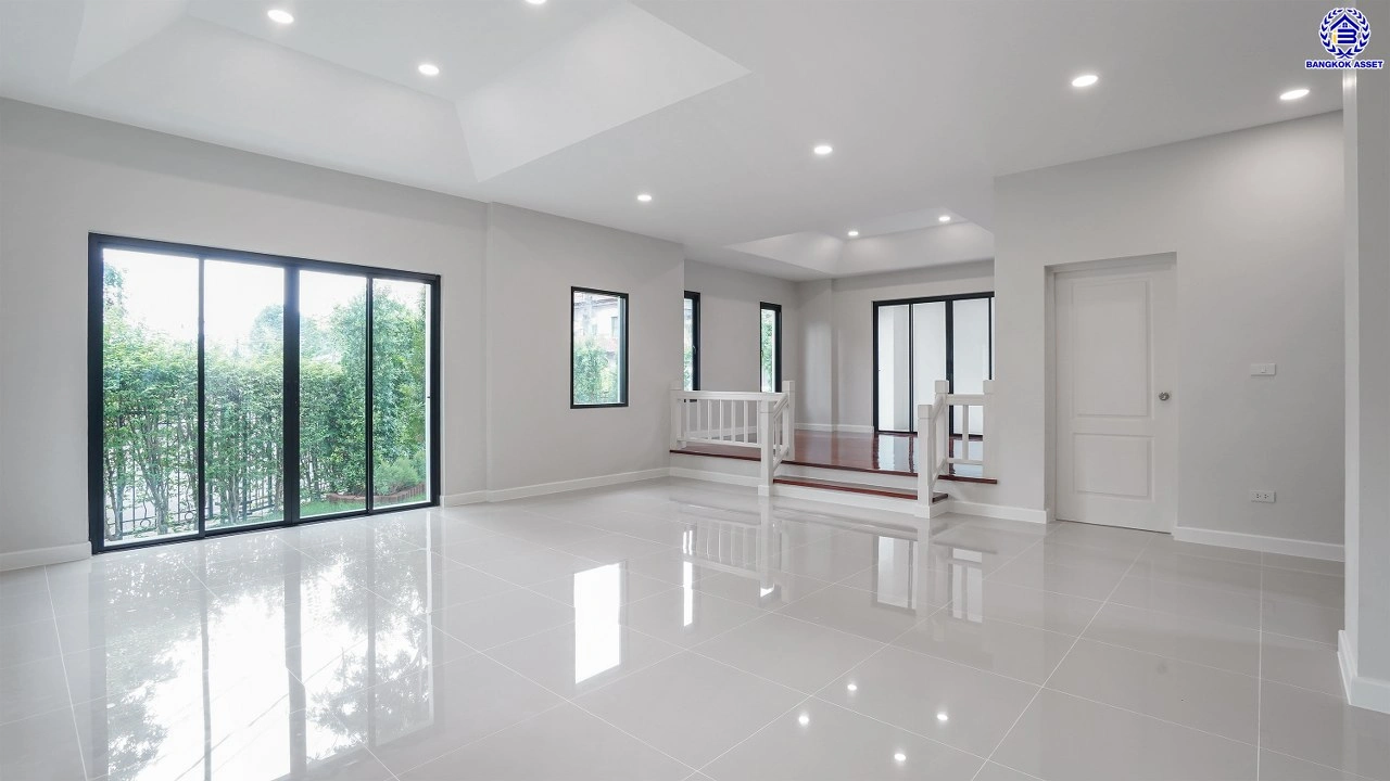 บ้านรีโนเวทใหม่ โครงการ นันทวัน วงแหวน-รัตนาธิเบศร์ เนื้อที่กว้าง 74 ตร.ว. พื้นที่ใช้สอย 214.61 ตร.ม. ฟังก์ชัน 4 ห้องนอน 3 ห้องน้ำ จอดรถได้ 2 จอด บนทำเลดี เชื่อมต่อถนนรัตนาธิเบศร์ ถนนนครอินทร์ ถนนกาญจนาภิเษก ใกล้รถไฟฟ้าสายสีม่วง "สถานีตลาดบางใหญ่" และจุดขึ้นทางด่วน "ศรีรัช"