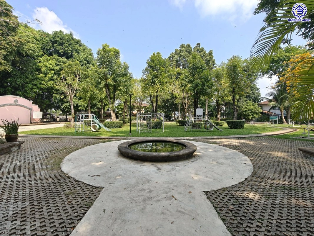 บ้านรีโนเวทใหม่ โครงการ นันทวัน วงแหวน-รัตนาธิเบศร์ เนื้อที่กว้าง 74 ตร.ว. พื้นที่ใช้สอย 214.61 ตร.ม. ฟังก์ชัน 4 ห้องนอน 3 ห้องน้ำ จอดรถได้ 2 จอด บนทำเลดี เชื่อมต่อถนนรัตนาธิเบศร์ ถนนนครอินทร์ ถนนกาญจนาภิเษก ใกล้รถไฟฟ้าสายสีม่วง "สถานีตลาดบางใหญ่" และจุดขึ้นทางด่วน "ศรีรัช"