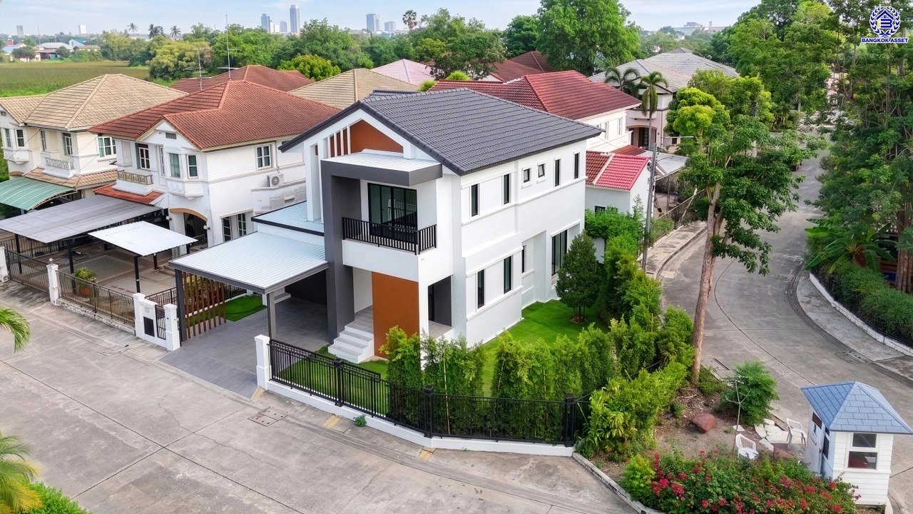 บ้านรีโนเวทใหม่ โครงการ นันทวัน วงแหวน-รัตนาธิเบศร์ เนื้อที่กว้าง 74 ตร.ว. พื้นที่ใช้สอย 214.61 ตร.ม. ฟังก์ชัน 4 ห้องนอน 3 ห้องน้ำ จอดรถได้ 2 จอด บนทำเลดี เชื่อมต่อถนนรัตนาธิเบศร์ ถนนนครอินทร์ ถนนกาญจนาภิเษก ใกล้รถไฟฟ้าสายสีม่วง "สถานีตลาดบางใหญ่" และจุดขึ้นทางด่วน "ศรีรัช"