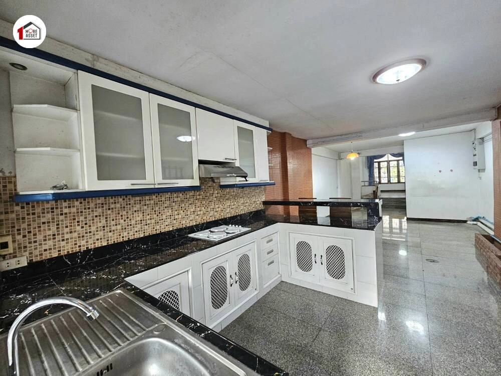 ขายทาวเฮ้าส์ 3 ชั้น นันทนา การ์เด้น 2 ทำเลท่าอิฐ เข้าซอยแค่ 700 เมตร จากถนนใหญ่ (รัตนาธิเบศร์) ใกล้รถไฟฟ้า+ตลาด