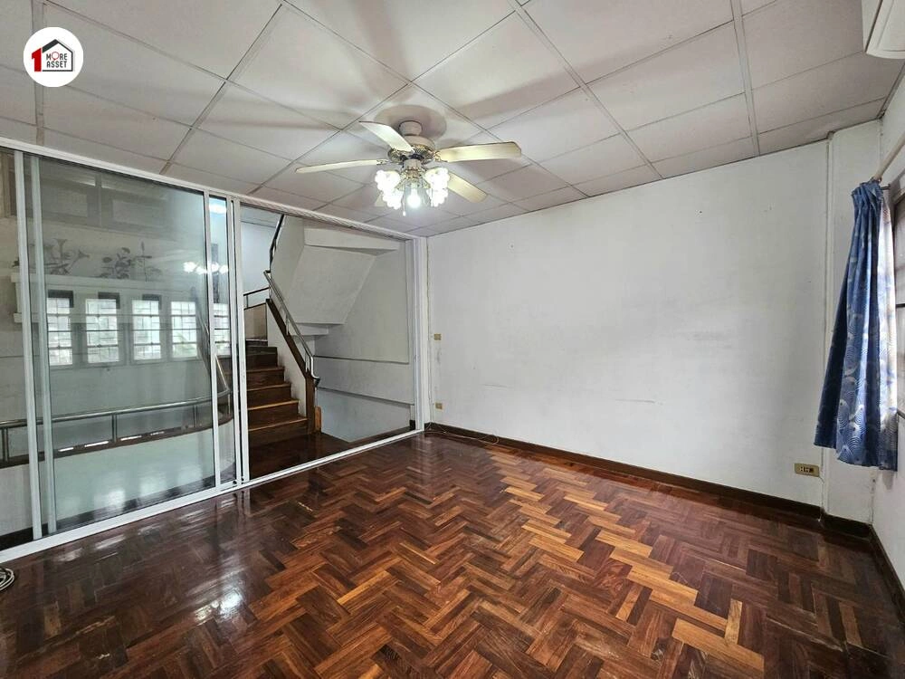 ขายทาวเฮ้าส์ 3 ชั้น นันทนา การ์เด้น 2 ทำเลท่าอิฐ เข้าซอยแค่ 700 เมตร จากถนนใหญ่ (รัตนาธิเบศร์) ใกล้รถไฟฟ้า+ตลาด