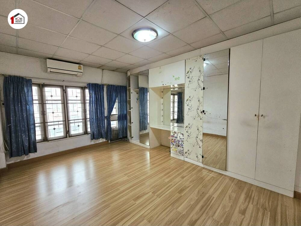 ขายทาวเฮ้าส์ 3 ชั้น นันทนา การ์เด้น 2 ทำเลท่าอิฐ เข้าซอยแค่ 700 เมตร จากถนนใหญ่ (รัตนาธิเบศร์) ใกล้รถไฟฟ้า+ตลาด