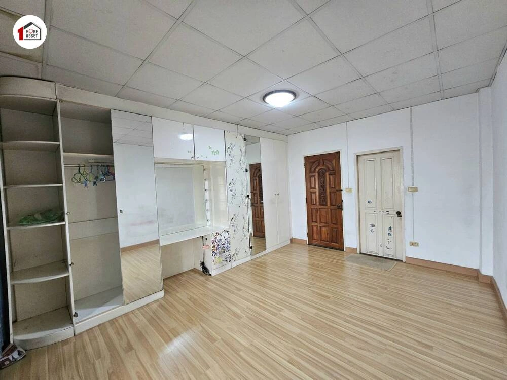 ขายทาวเฮ้าส์ 3 ชั้น นันทนา การ์เด้น 2 ทำเลท่าอิฐ เข้าซอยแค่ 700 เมตร จากถนนใหญ่ (รัตนาธิเบศร์) ใกล้รถไฟฟ้า+ตลาด