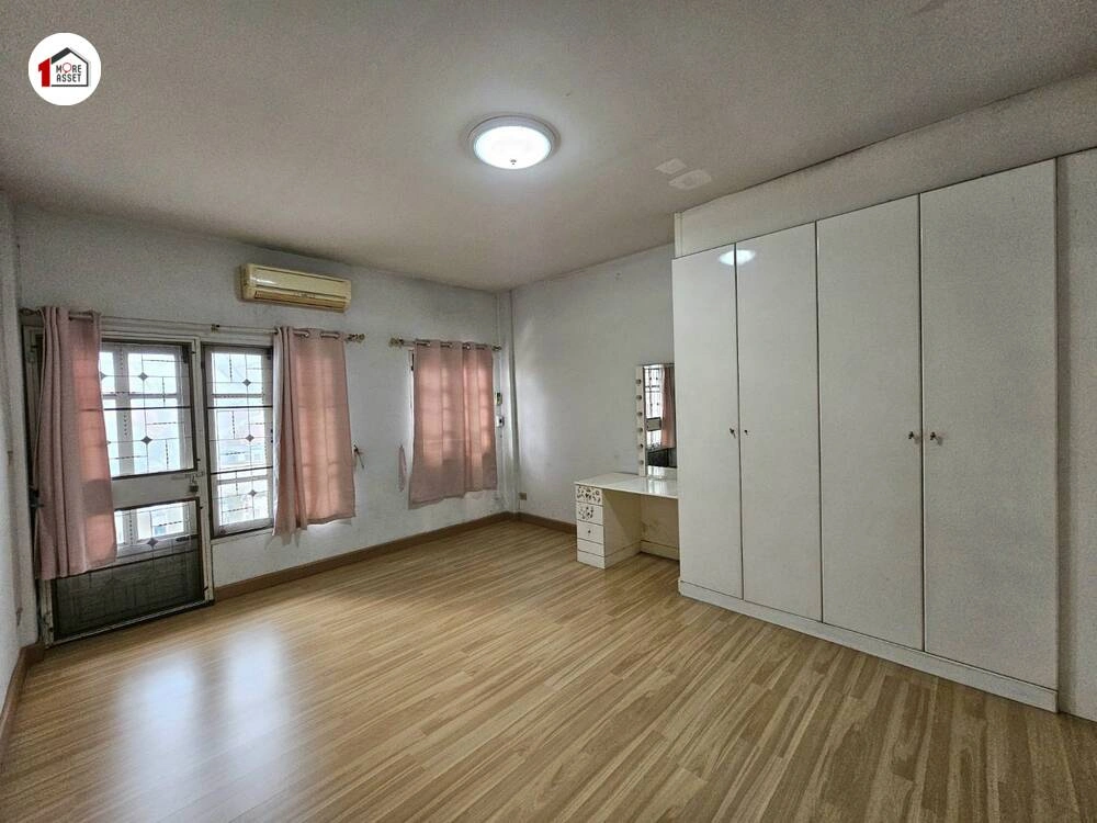 ขายทาวเฮ้าส์ 3 ชั้น นันทนา การ์เด้น 2 ทำเลท่าอิฐ เข้าซอยแค่ 700 เมตร จากถนนใหญ่ (รัตนาธิเบศร์) ใกล้รถไฟฟ้า+ตลาด