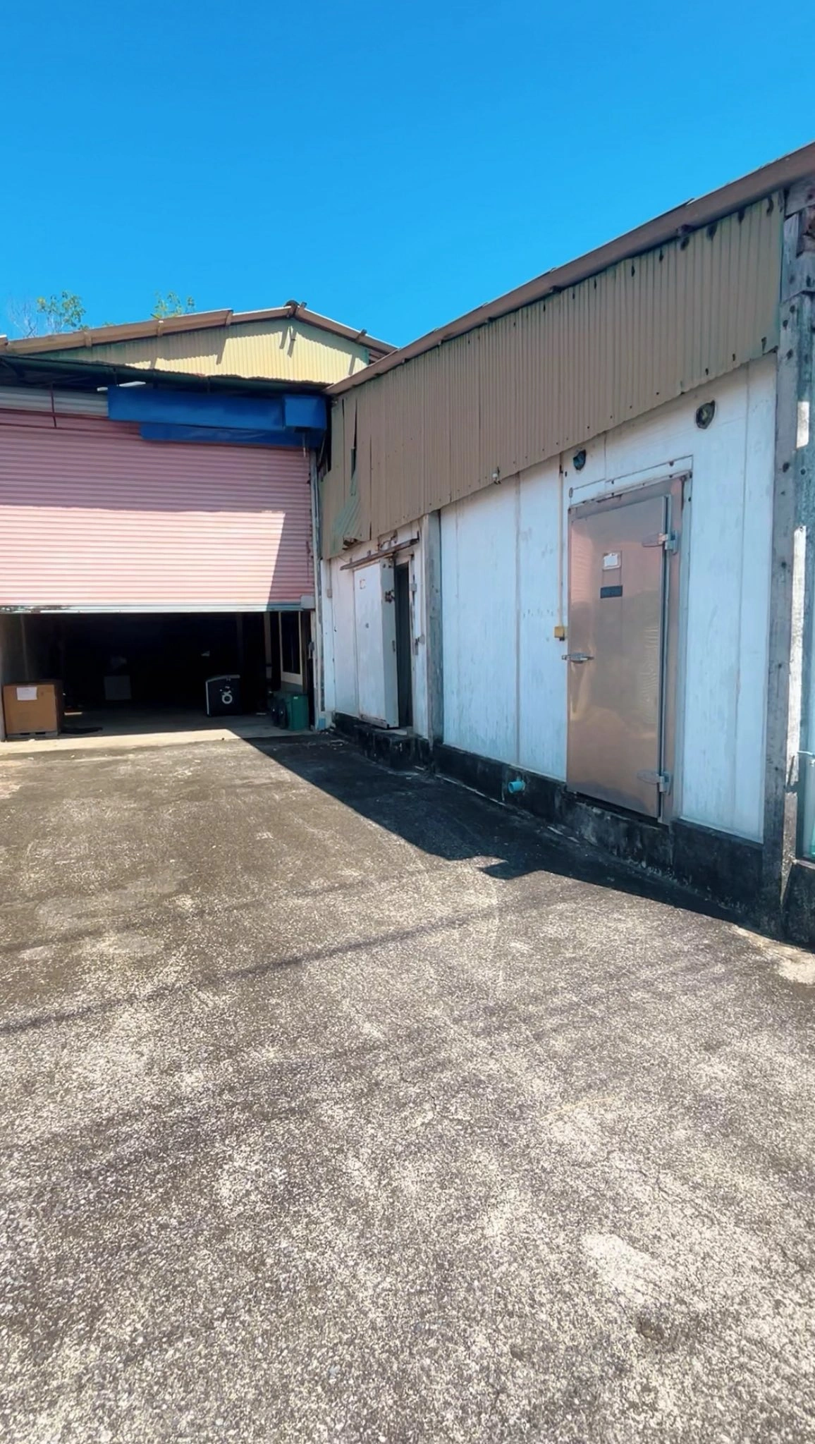 ที่ดินพร้อมอาคาร ตั้งอยู่ในซอยตาเอียด จังหวัดภูเก็ต