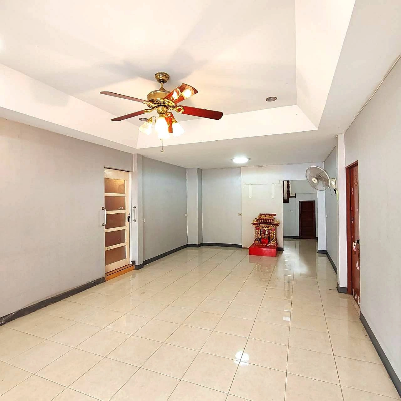 ✨ ขายบ้านเดี่ยว หมู่บ้าน ช.รุ่งเรือง 6  | ถนนเมน | 54 ตร.วา | 6 ห้องนอน | พร้อมอยู่ ใกล้ MRT & เซ็นทรัลเวสต์เกต 🏡