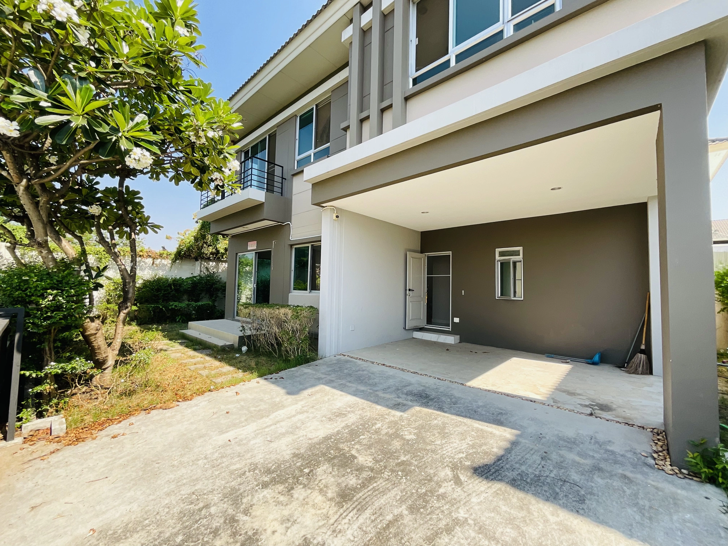 บ้านสวยมือสอง หน้าบ้านไม่ชนใคร หลังริม