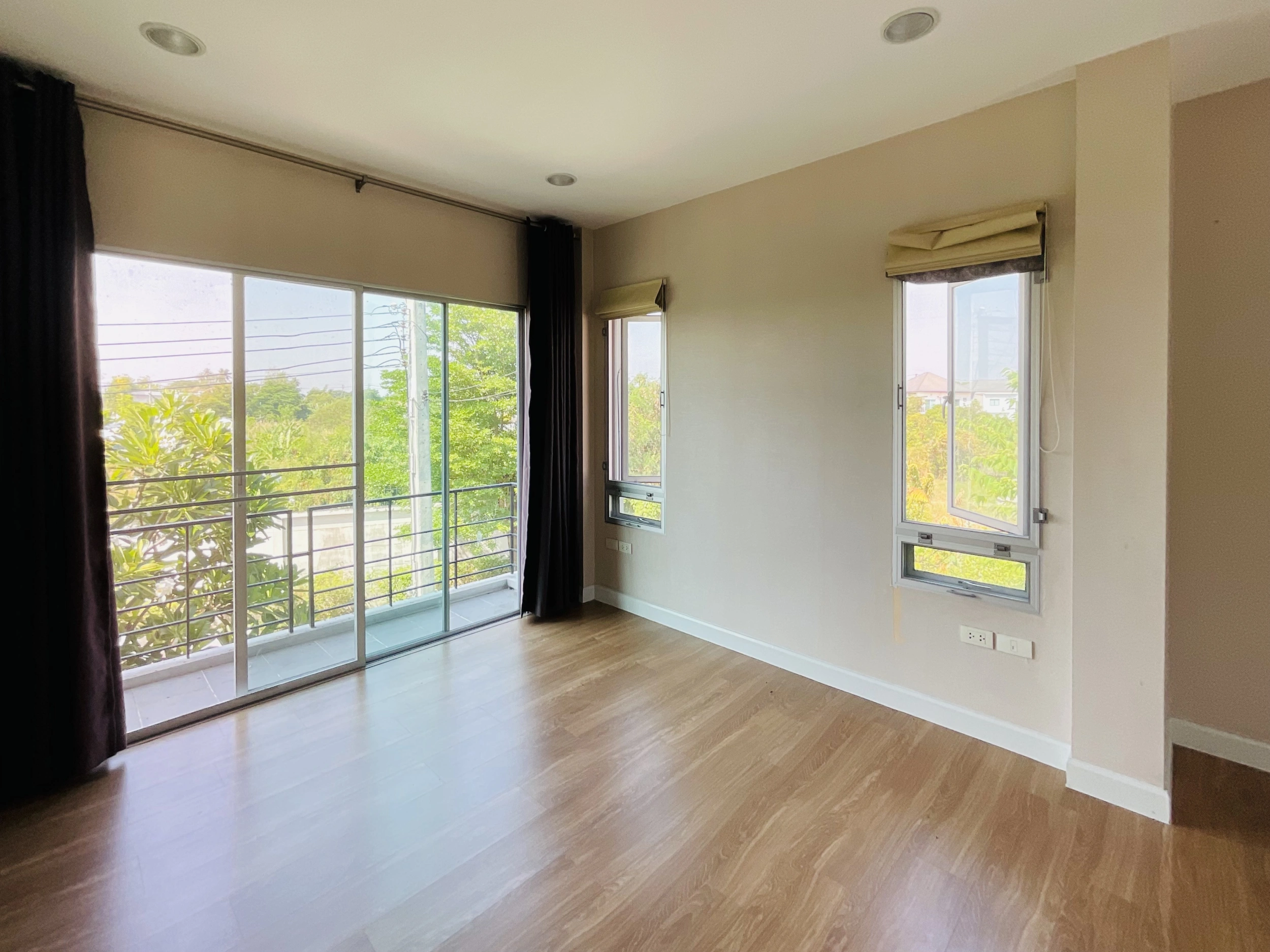 บ้านสวยมือสอง หน้าบ้านไม่ชนใคร หลังริม