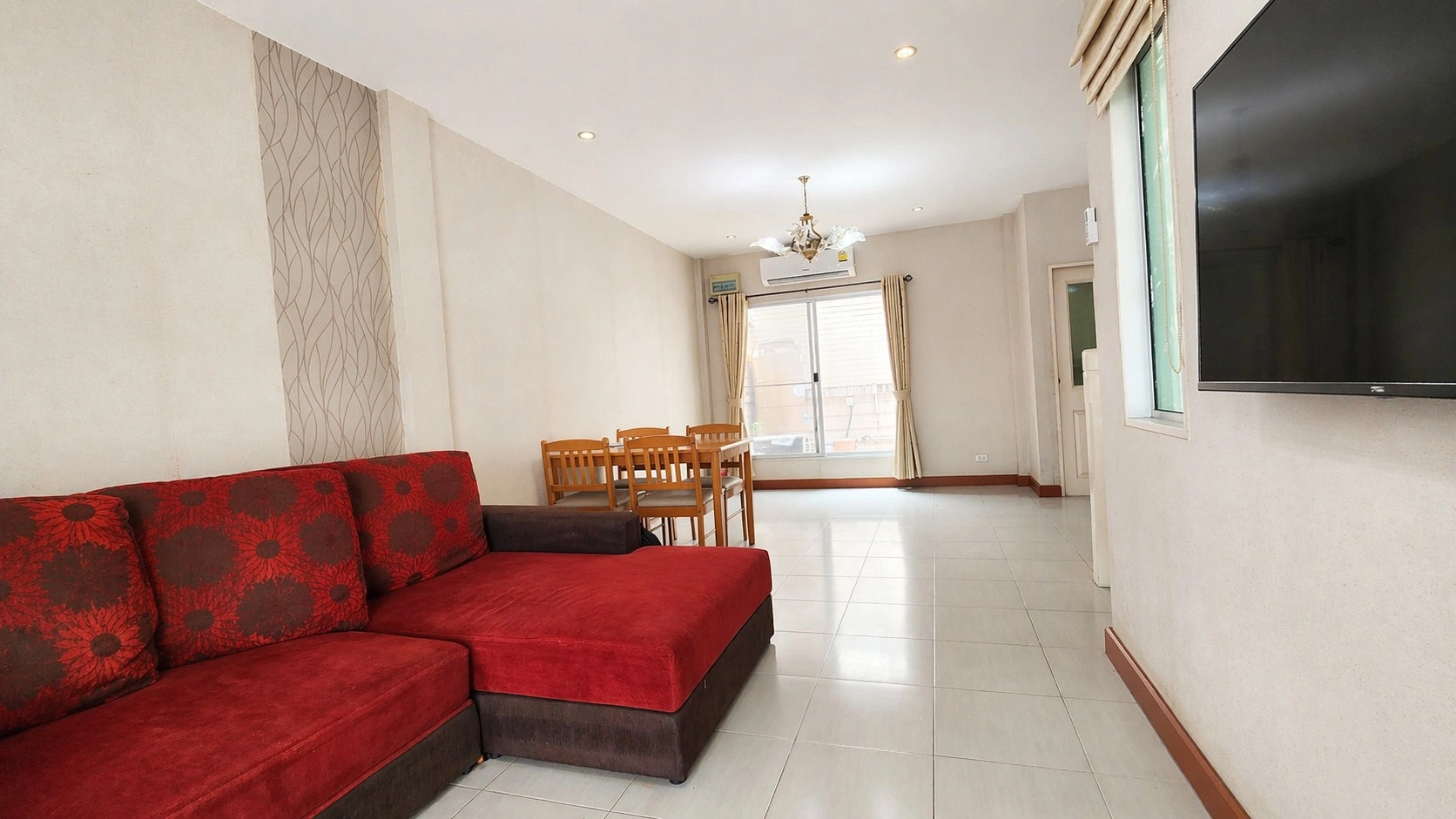 (ขายด่วน) ทาวน์โฮม Casa City พระราม 2 ซอย 50 — บ้านสวยที่หายากในทำเลทอง ใกล้เซ็นทรัลแค่ 5 นาที ราคาไม่ถึง 3 ล้านq