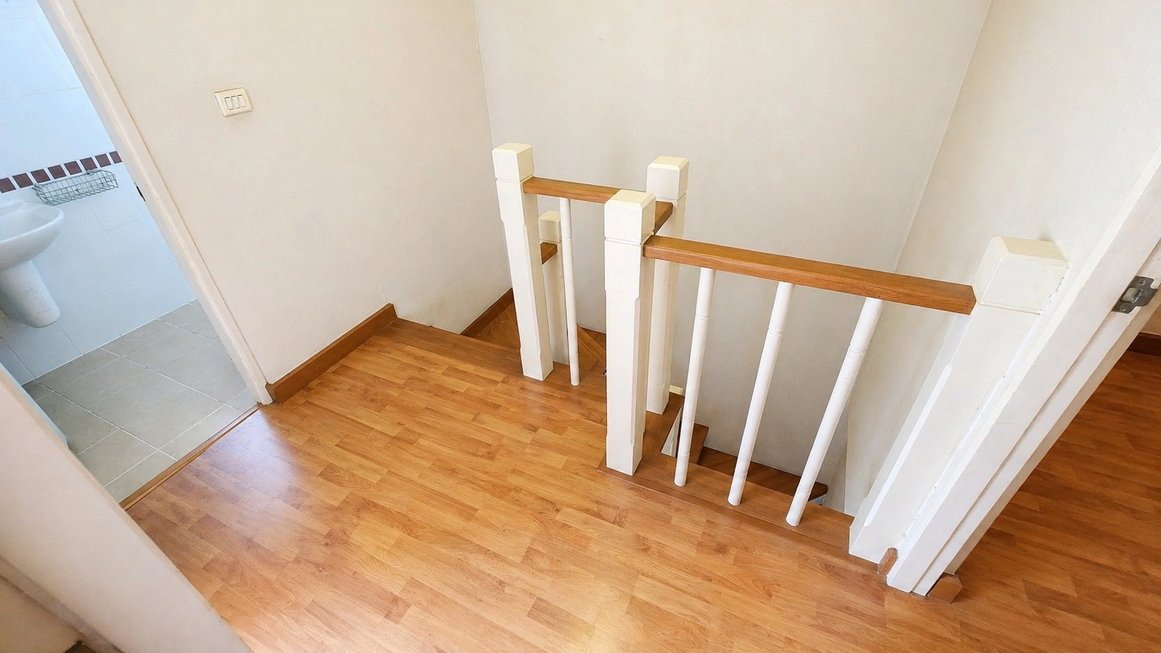 (ขายด่วน) ทาวน์โฮม Casa City พระราม 2 ซอย 50 — บ้านสวยที่หายากในทำเลทอง ใกล้เซ็นทรัลแค่ 5 นาที ราคาไม่ถึง 3 ล้านq