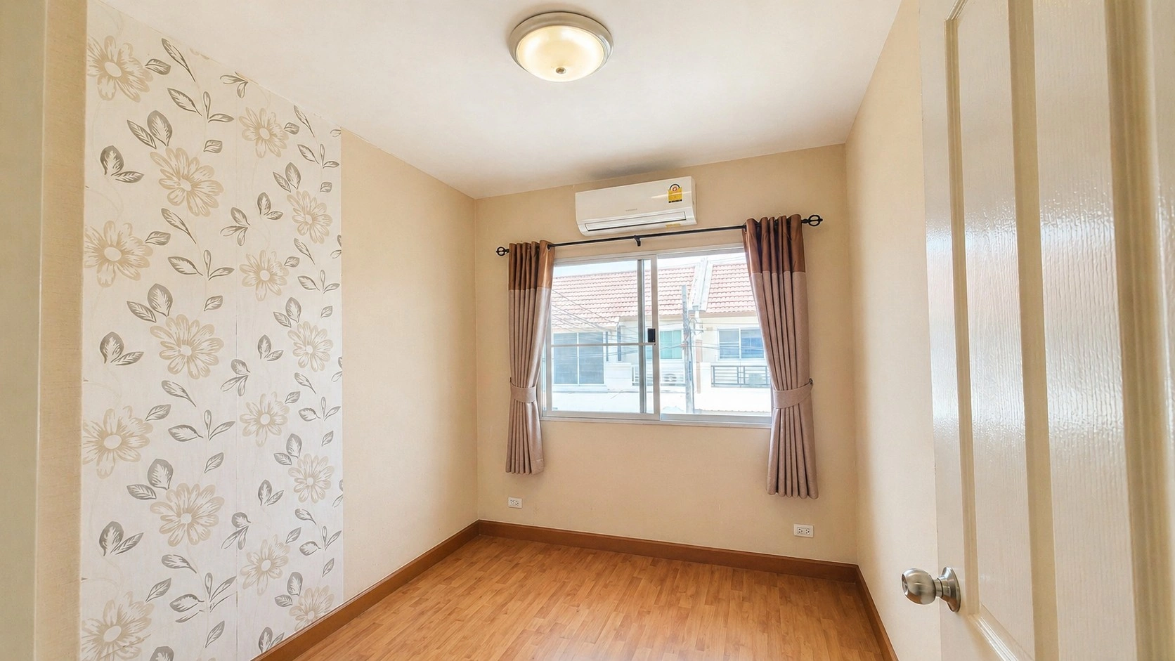 (ขายด่วน) ทาวน์โฮม Casa City พระราม 2 ซอย 50 — บ้านสวยที่หายากในทำเลทอง ใกล้เซ็นทรัลแค่ 5 นาที ราคาไม่ถึง 3 ล้านq