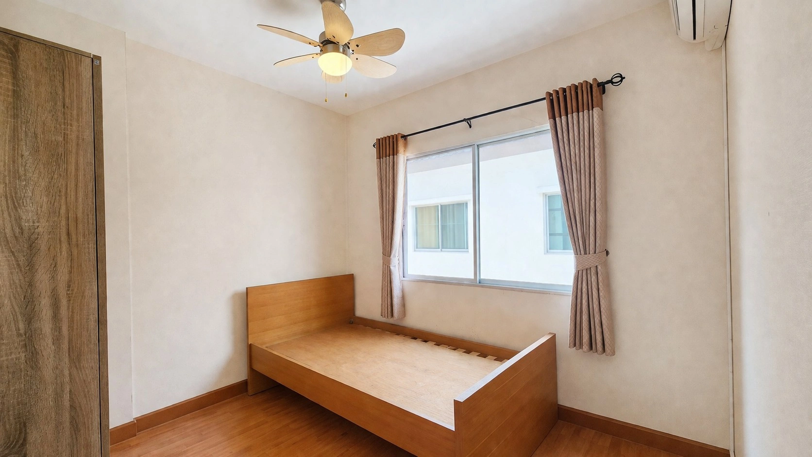 (ขายด่วน) ทาวน์โฮม Casa City พระราม 2 ซอย 50 — บ้านสวยที่หายากในทำเลทอง ใกล้เซ็นทรัลแค่ 5 นาที ราคาไม่ถึง 3 ล้านq