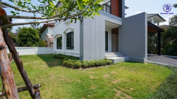 บ้านรีโนเวทใหม่ โครงการ ลัดดารมย์ ปิ่นเกล้า บ้านเดี่ยวจากแบรนด์ Q.House บนเนื้อที่กว้างขวางถึง 85.5 ตร.ว. พื้นที่ใช้สอย 207.61 ตร.ม. ฟังก์ชัน 3 ห้องนอน 3 ห้องน้ำ จอดรถได้ 2 คัน ติดถนนกาญจนาภิเษก ใกล้ห้างเซ็นทรัล เวสต์เกต, ทางด่วน "กาญจนาภิเษก" และรถไฟฟ้าสายสีม่วง "สถานีตลาดบางใหญ่"